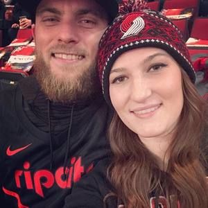 Meet your Posher, Cierra